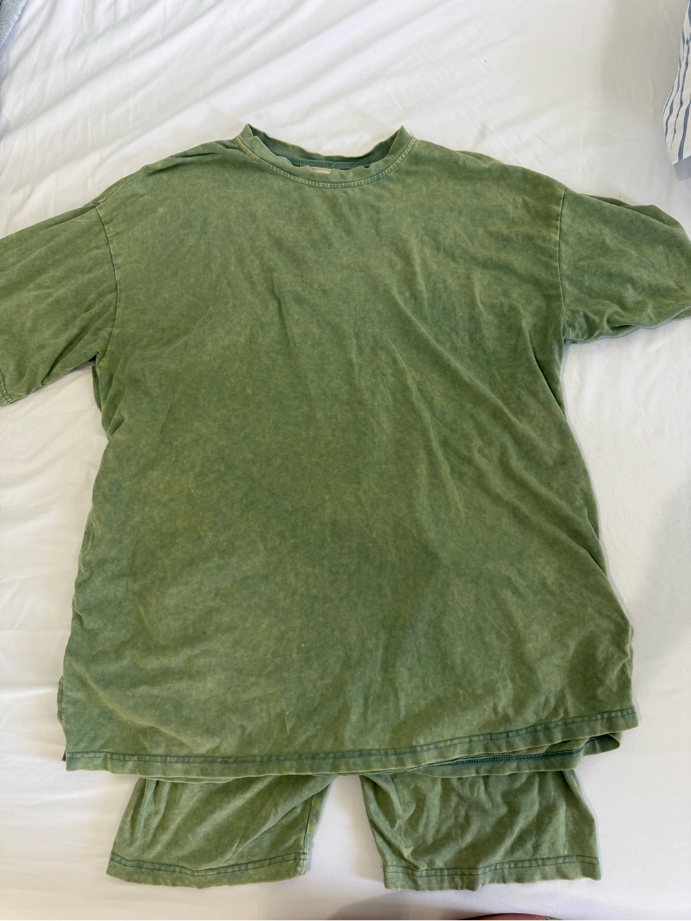 Relaxed Short Sleeve Tee in Olive Green